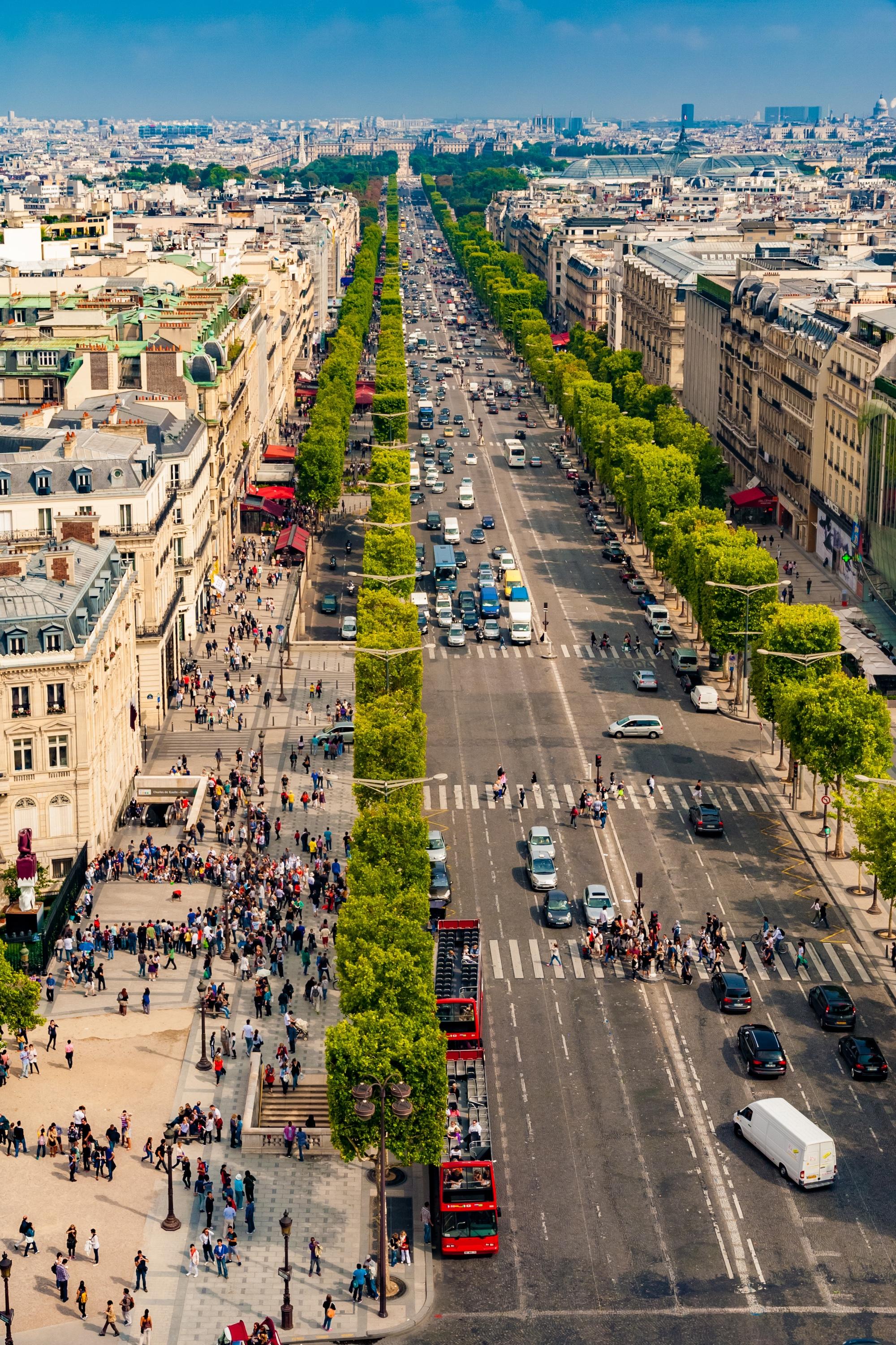 Why Stay Just Steps from the Champs-Élysées in August? The Advantages of Hôtel Olysée